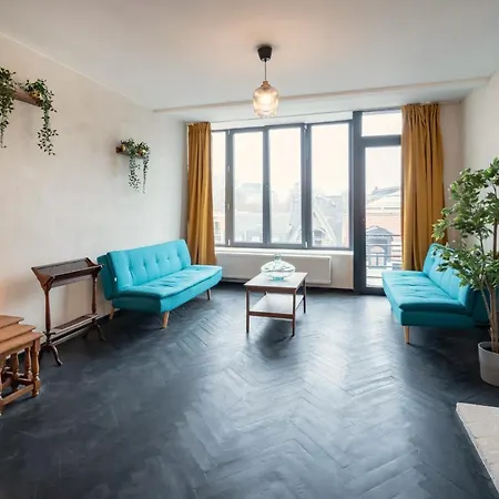 Charming And Spacious Center Lägenhet