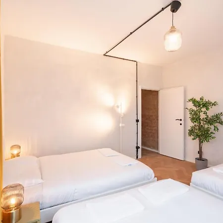Charming And Spacious Center *