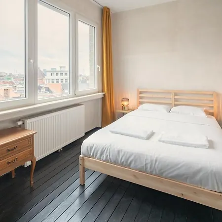 Charming And Spacious Center Антверпен