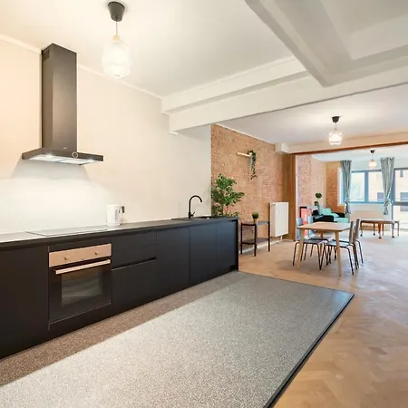 Апартаменты Charming And Spacious Center *
