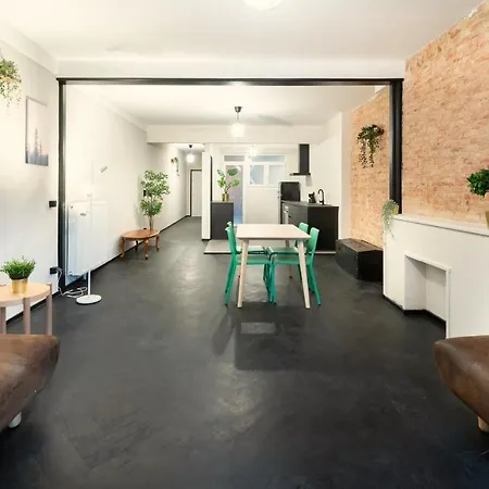 Апартаменты Charming And Spacious Center Антверпен