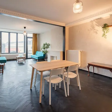 Charming And Spacious Center *